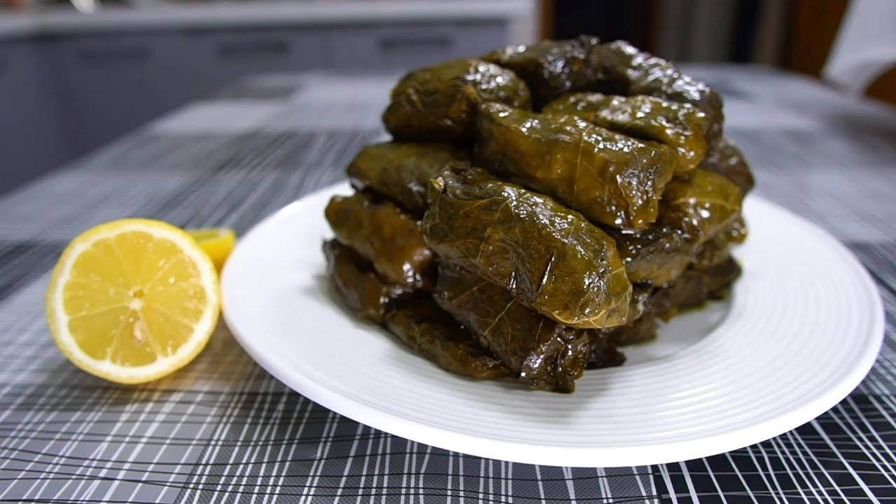 Dollma ose japrakë me gjethe rrushi, receta tradicionale si e amvisave korçare