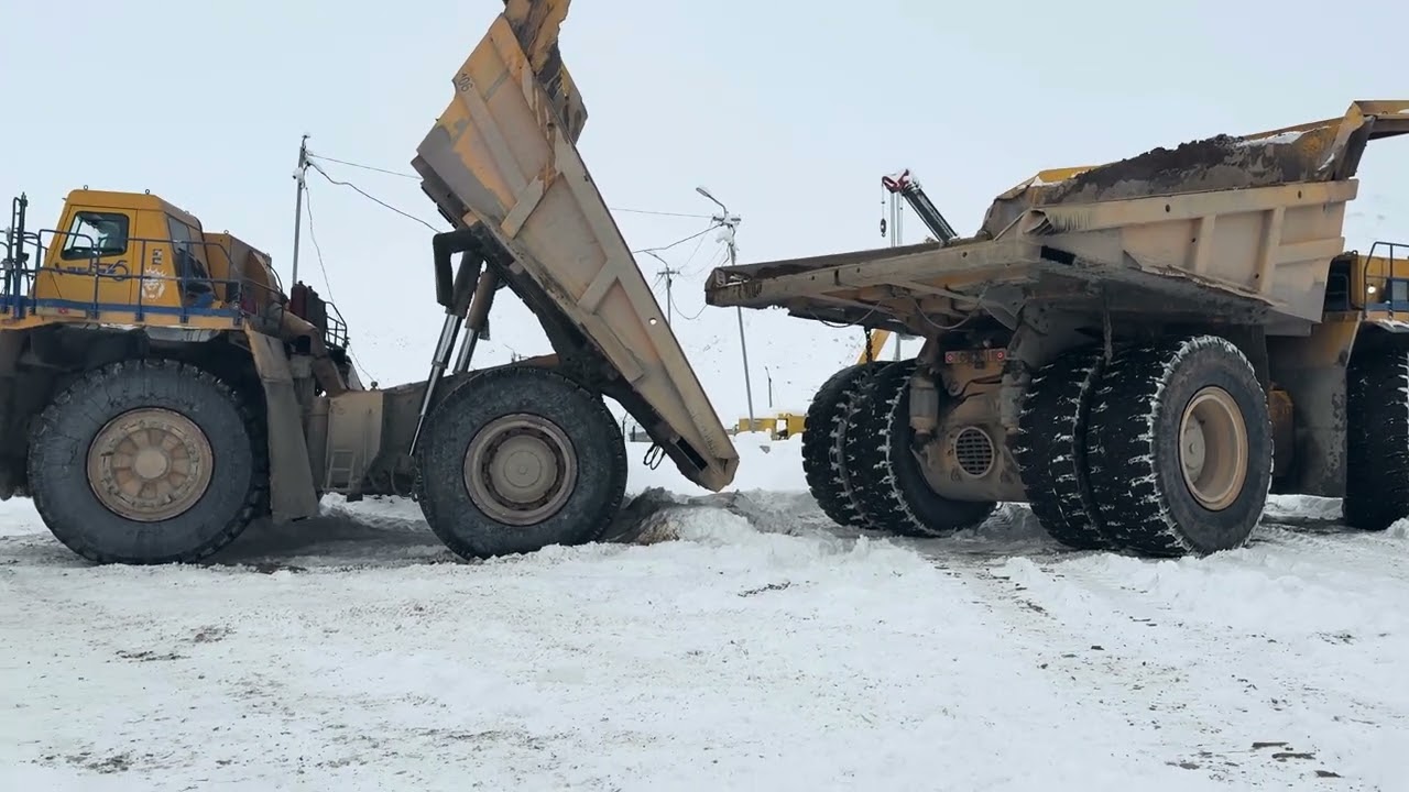 Белаз В буксовке Дуг в беде не оставил