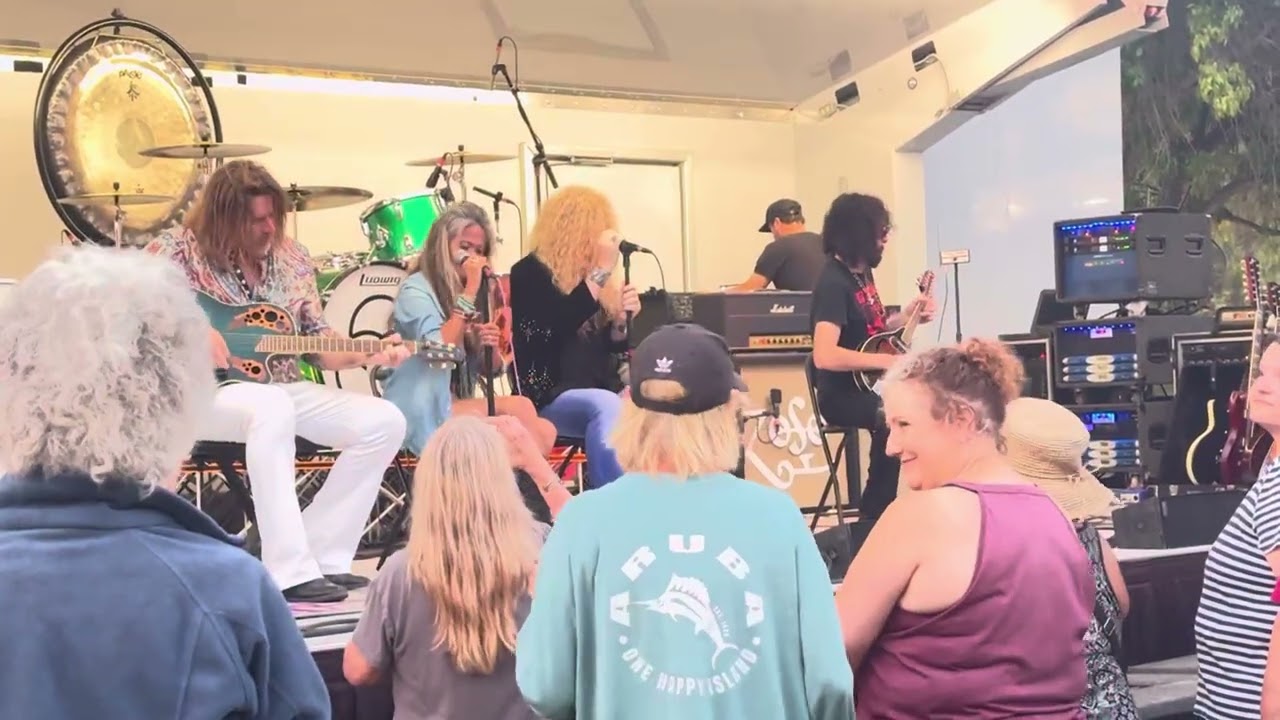 Led Zepagain performing The Battle Of Evermore with special guest Anny Lieberman ￼