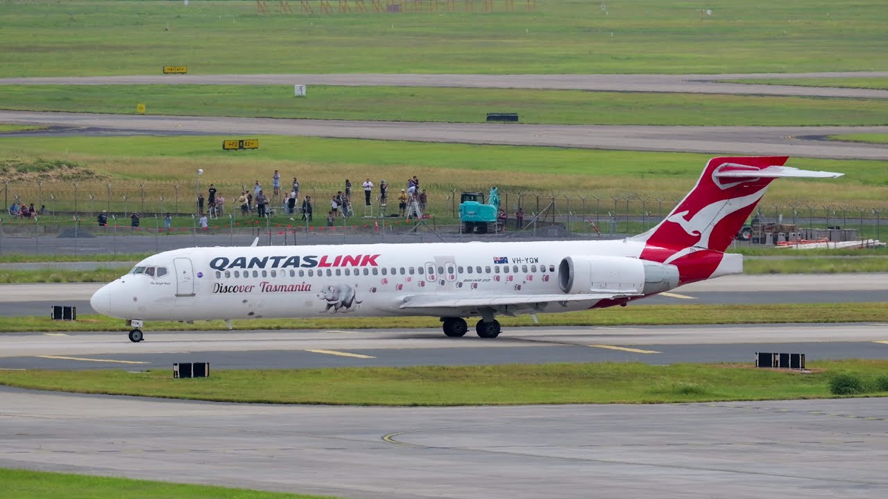 12 MINUTES of 4K CLOUDY Plane Spotting at Brisbane