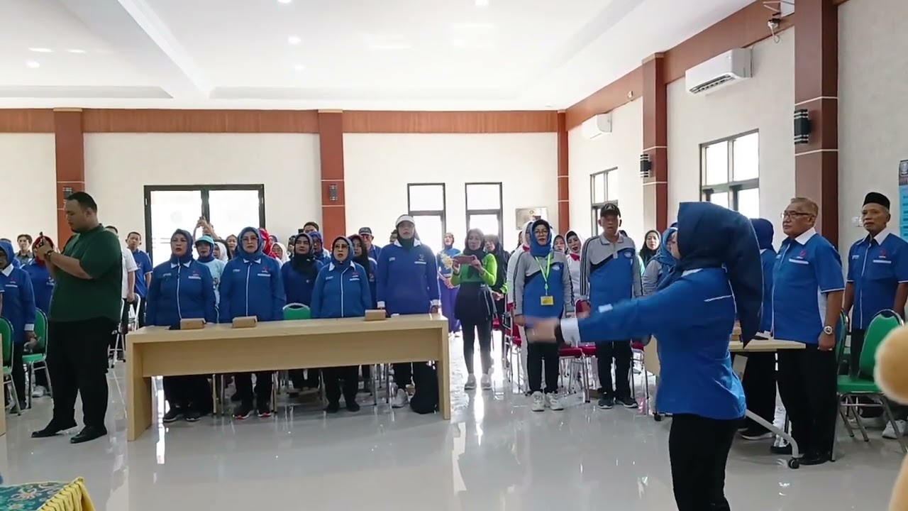 Dirigen Indonesia Raya