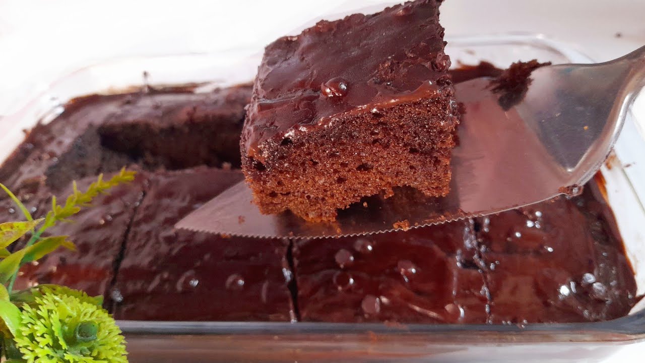 أرخص وأسهل كيكة شوكولاتة اقتصادية مسقية بصوص رهيبة بمذاق القهوة كتجي معلكة خفيفة عمرك تستغناي عليها