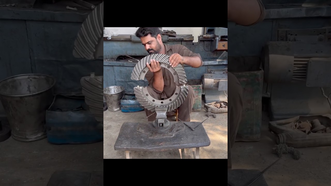 How Pro Mechanic Rebuilding a Cracked Truck Differential Gear! 