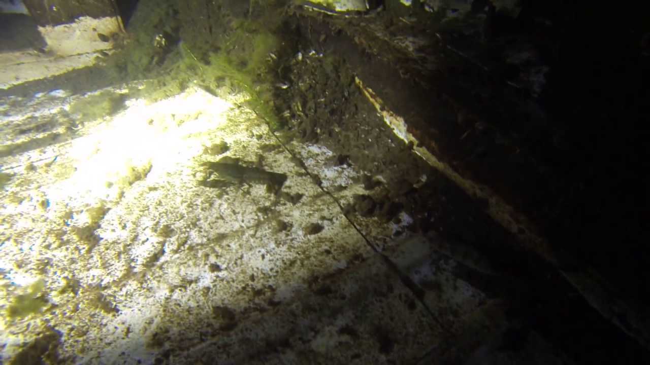Nachttauchen B&ouml;si Minivan Wrack 02