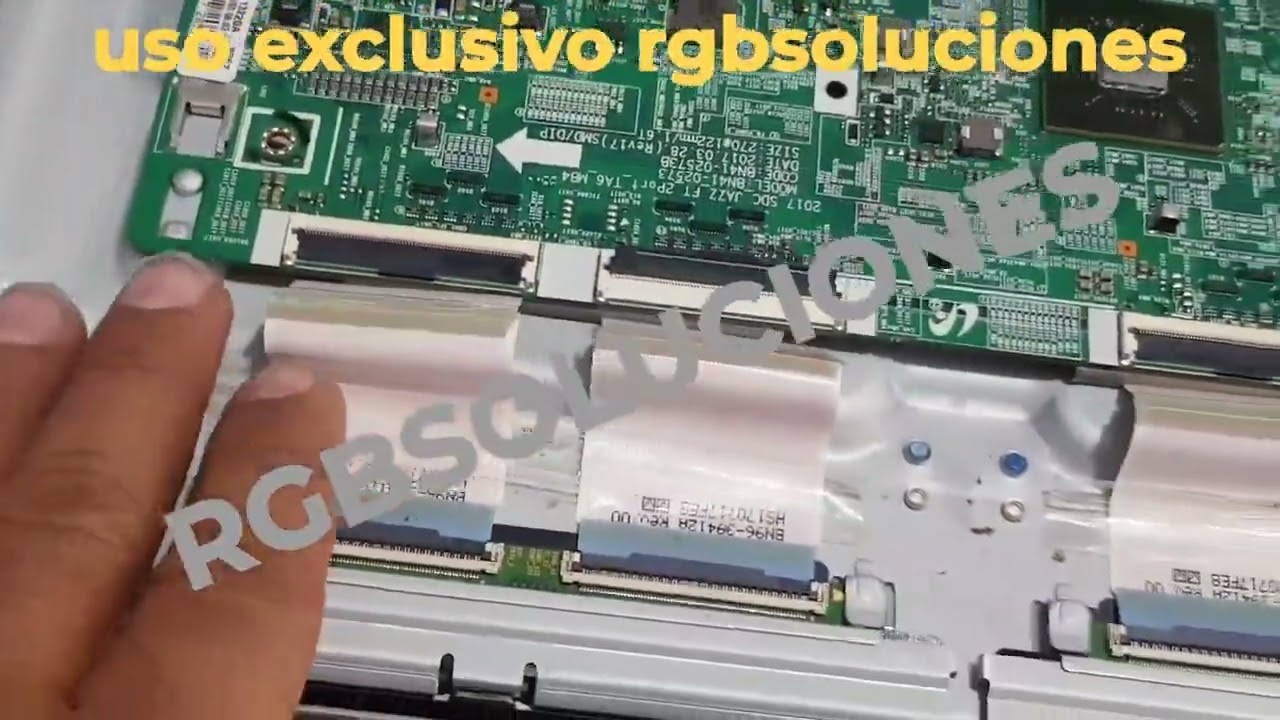 quitando la proteccion de samsung de 82 pulgadas para encontrar la falla . @rgbsoluciones