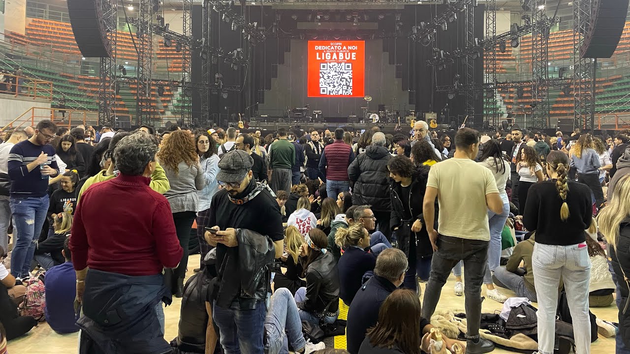 Il Palarescifina comincia a riempirsi per Ligabue