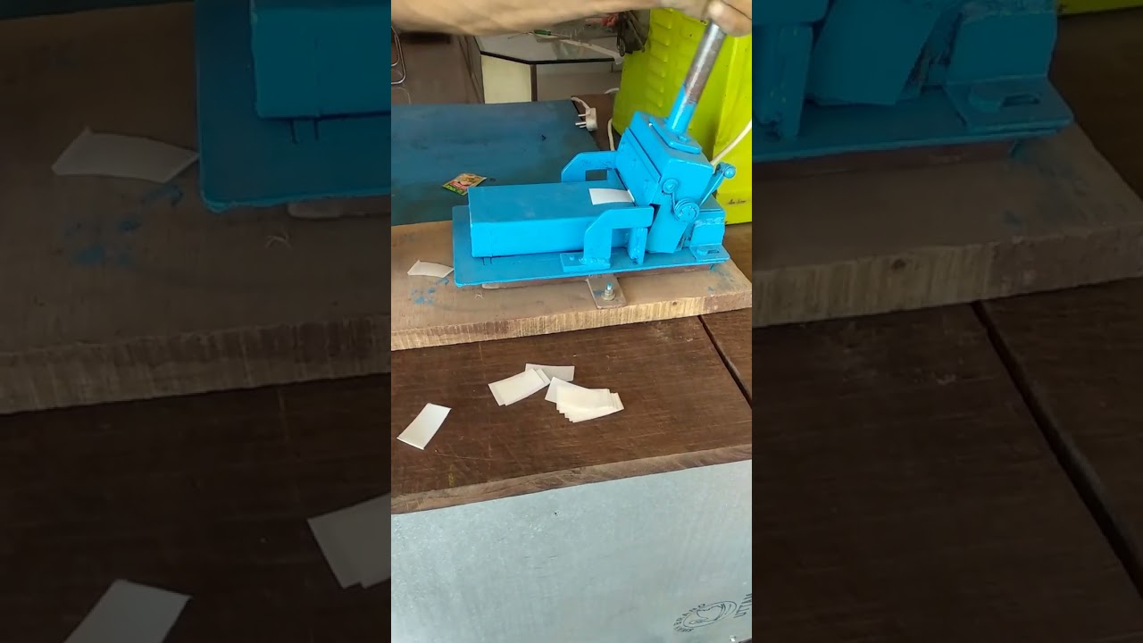 PAPER FOLDER MACHINE FOR ELECTRICAL MOTOR WINDING