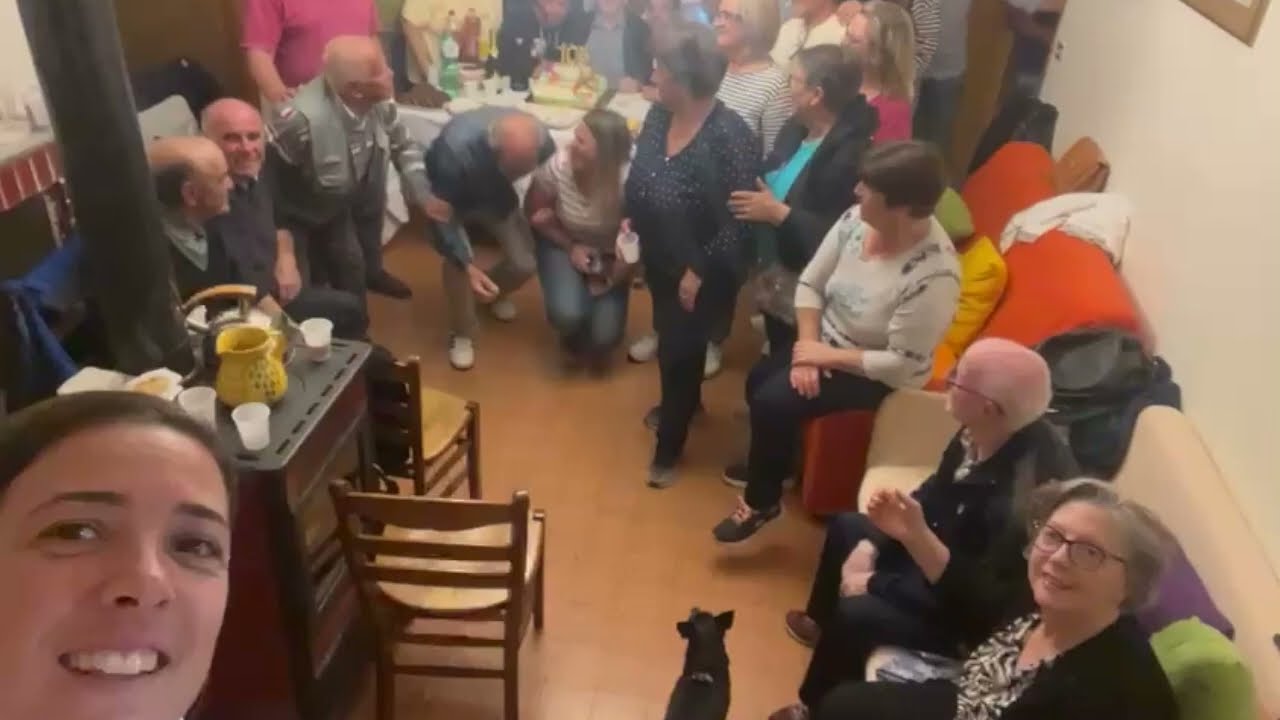 Vittorio Trozzi festeggia i 105 anni, l'Alpino di Pescocostanzo brinda alla salute