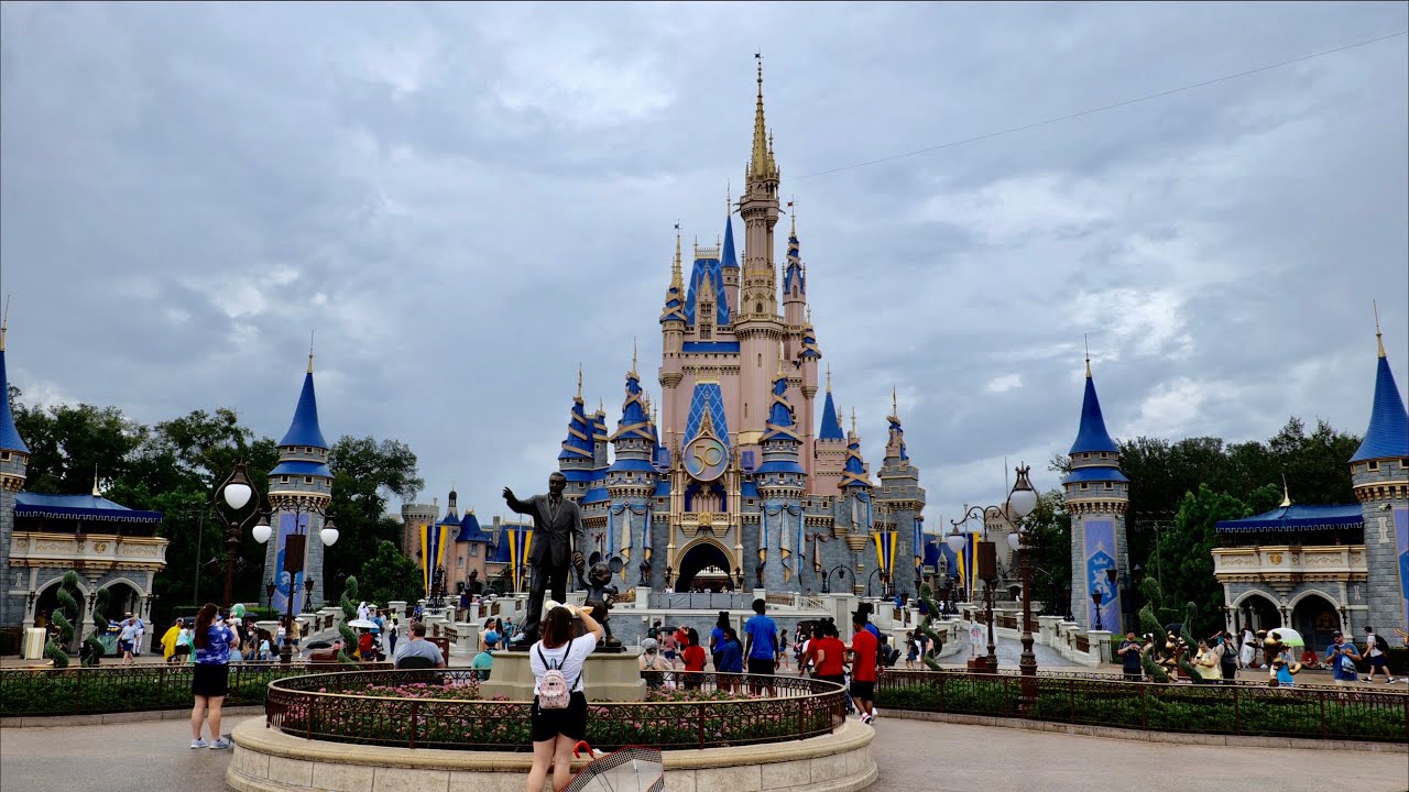 Relaxing Walk Around Magic Kingdom in 4K | Walt Disney World Orlando Florida September 2021