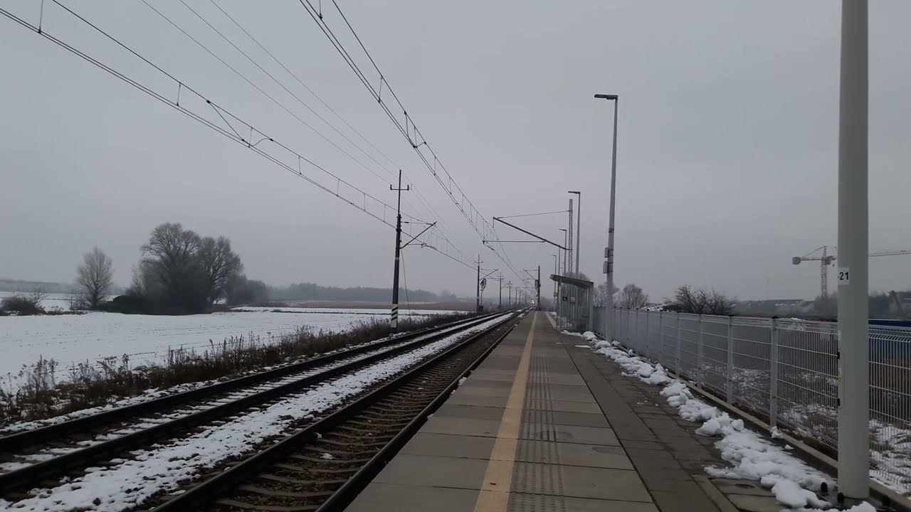 Przejazd lokomotywy ET 22-5331 i TEM2-202.