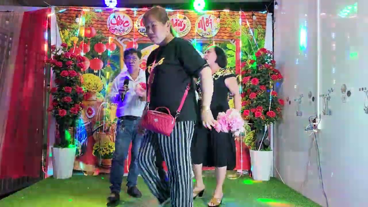 Chị Li vs Anh năm Dung 