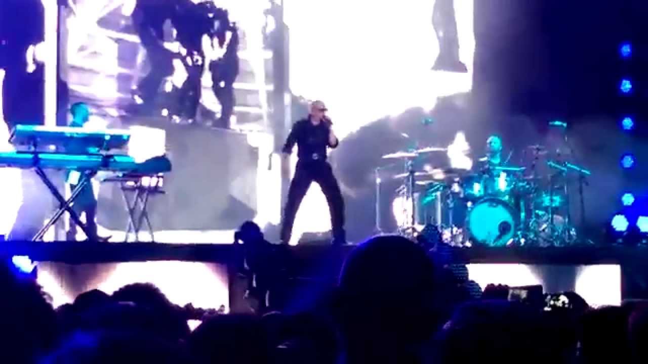 Pitbull Live in Hong Kong 2015 - Feel This Moment