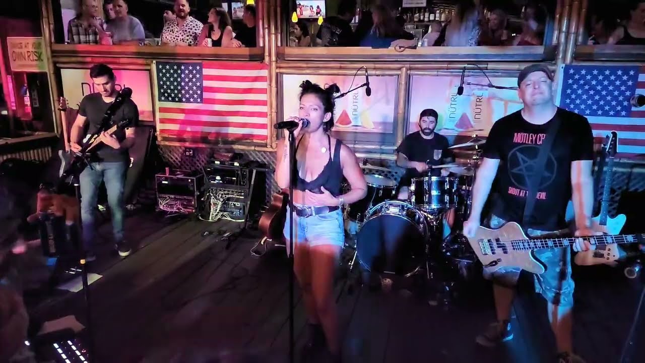 Sk8er Boi (Avril Lavigne Cover) - The 90's Band at Dublin Deck 8.6.22