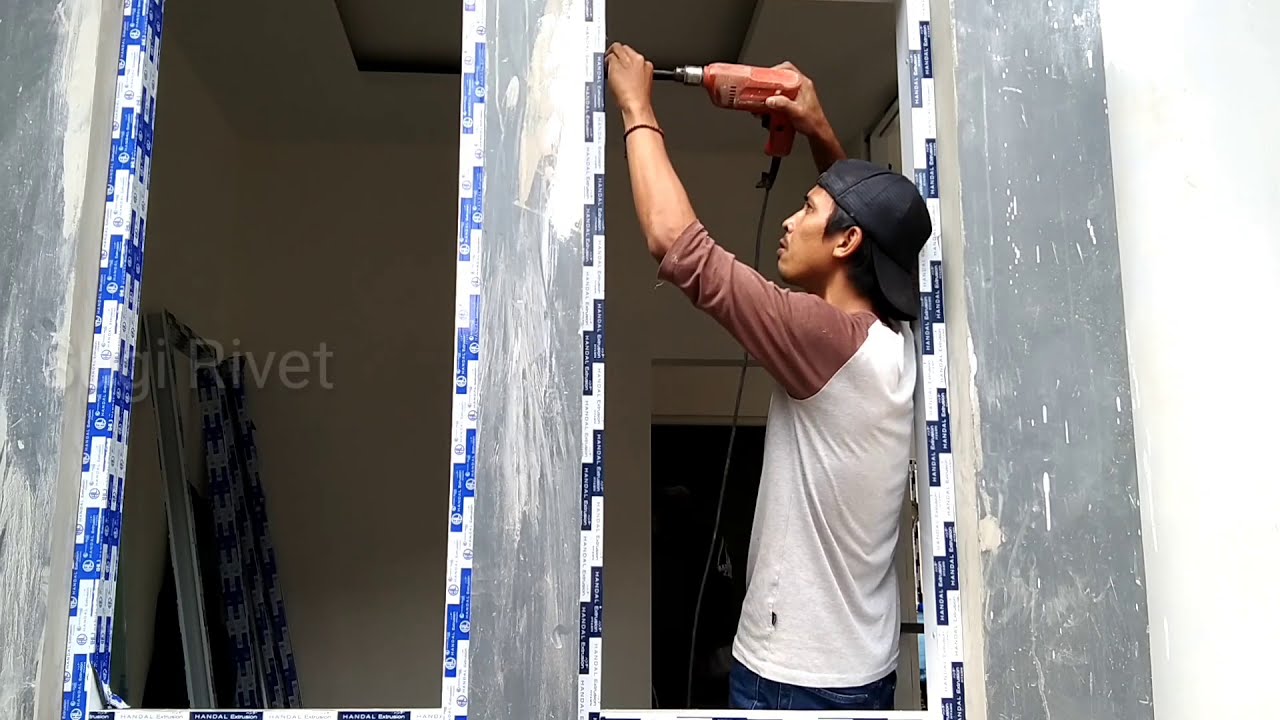 Pemasangan kusen jendela aluminium