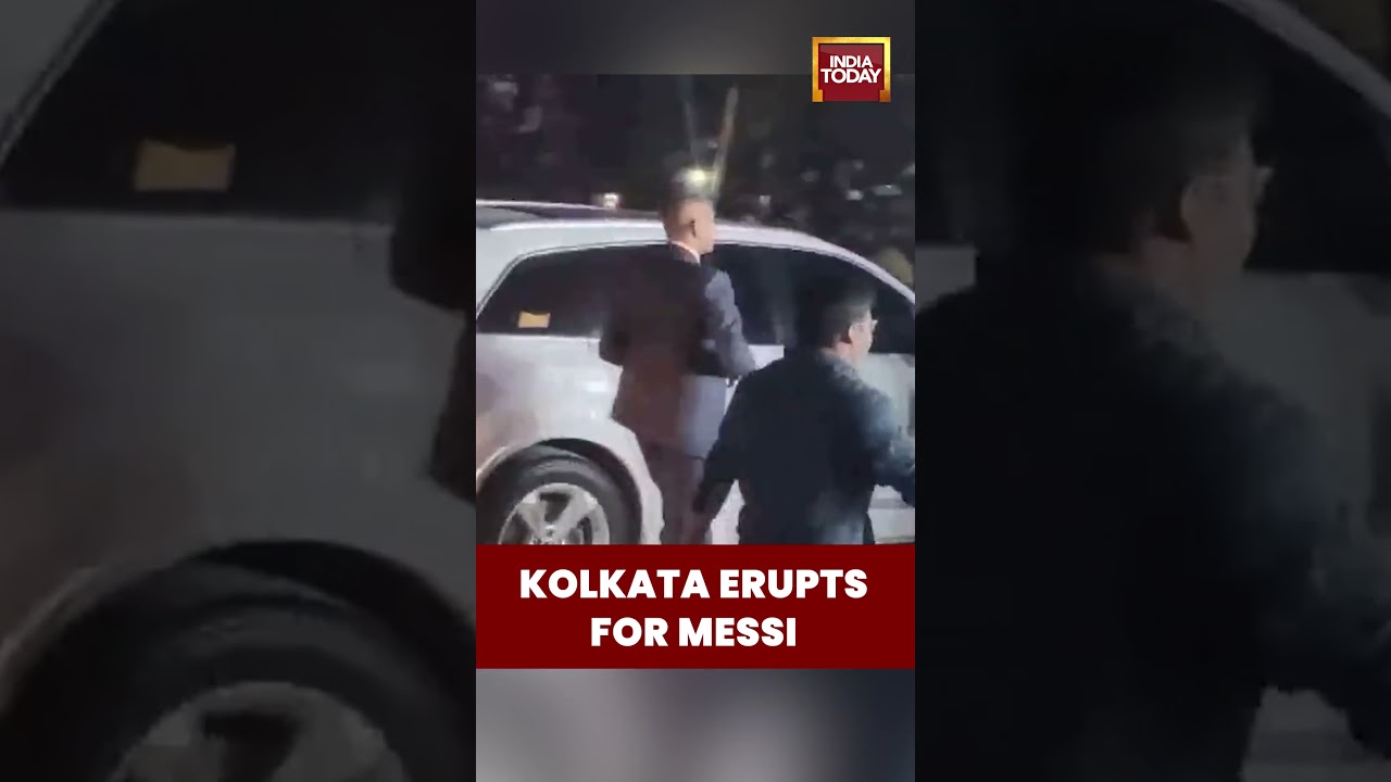 Lionel Messi Arrives in Kolkata, G.O.A.T India Tour 2025 Begins | Airport Visuals