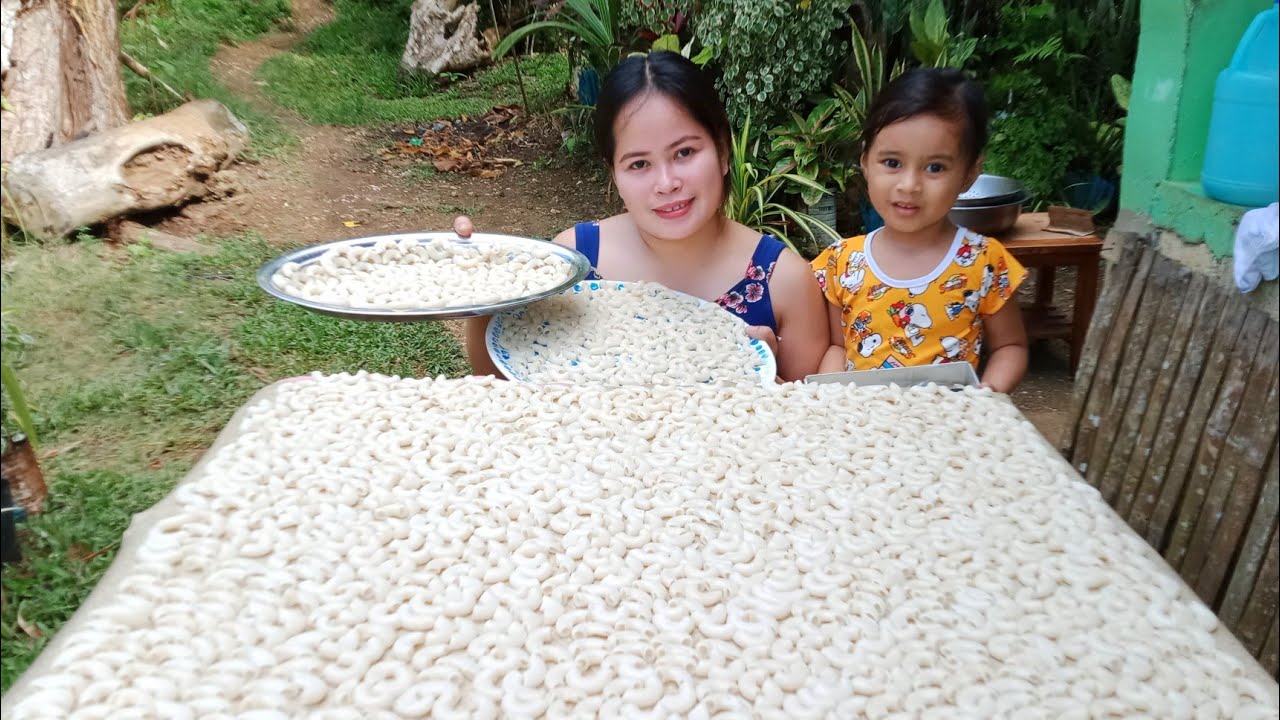 Making Macaroni Chicharon