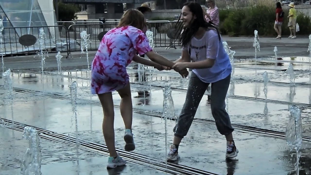 Fountain,girls,wet happiness and funny splashes-1!/Фонтан,девушки,мокрое счастье и веселые брызги-1!