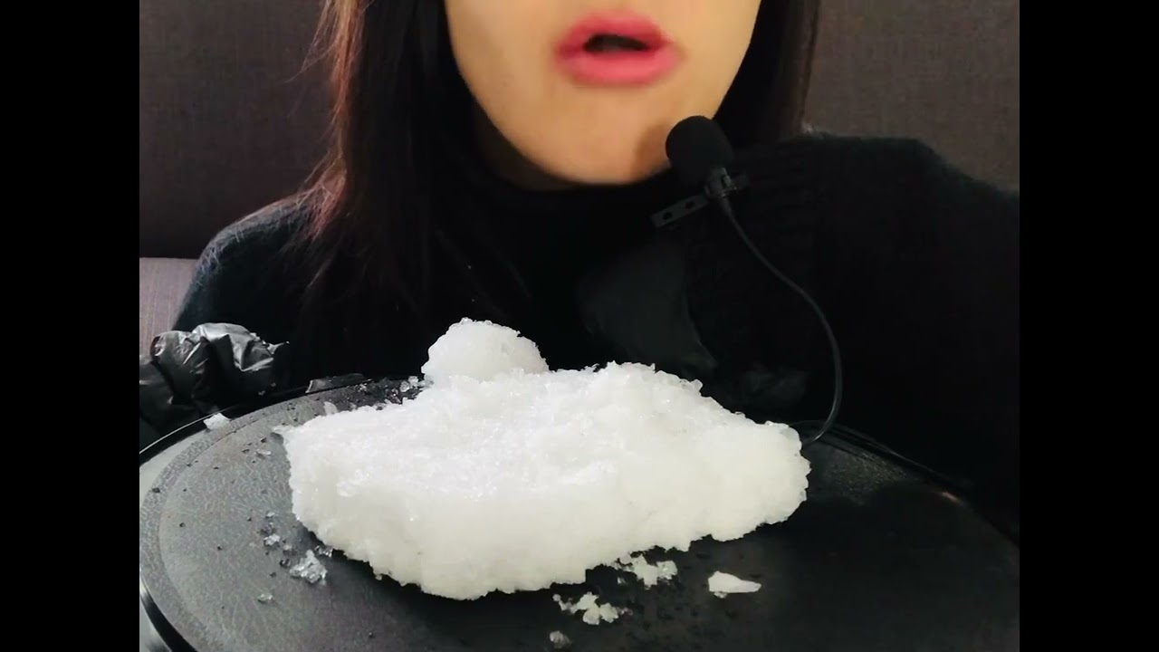 ASMR REFROZEN CARBONATED POWDERY ICE BRICKS 🧱 EATING #asmriceeating #iceeating #powderyice #crunchy