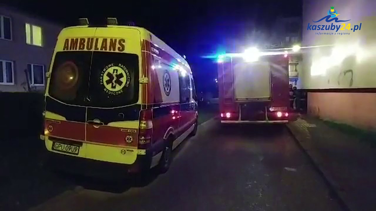Groźny pożar w Pucku: pali się mieszkanie w bloku.| 24kaszuby.pl