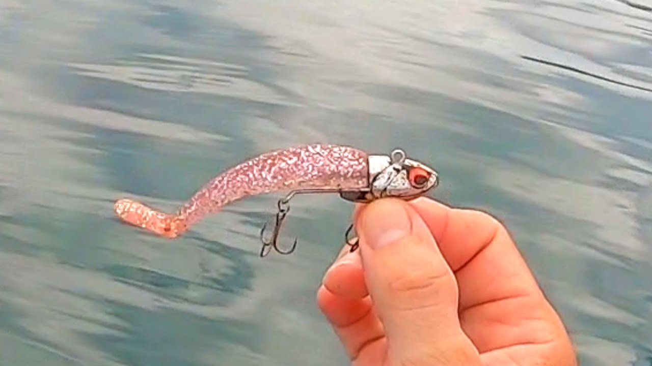 投げて巻くだけで釣れるこの一撃ルアーはすごい！