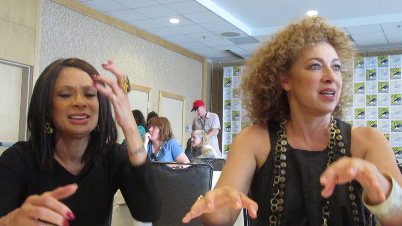 SDCC 2018: A Discovery of Witches - Alex Kingston & Valarie Pettiford