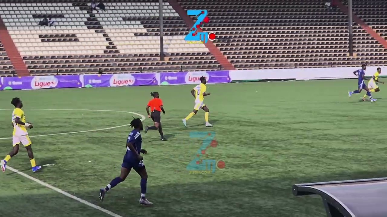 Extrait deuxième mi temps entre Don Bosco vs Blessing 2-1. encours