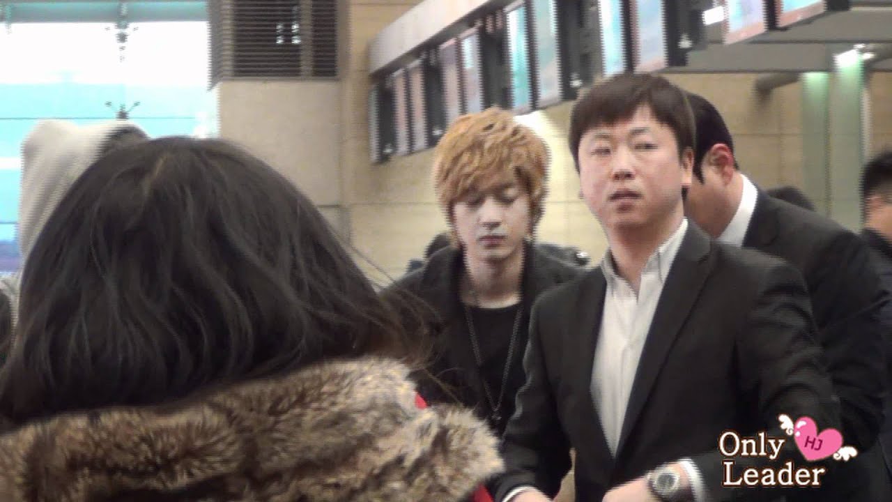 2011.12.20kim hyun joong 인천공항 출국-야후버즈 홍콩