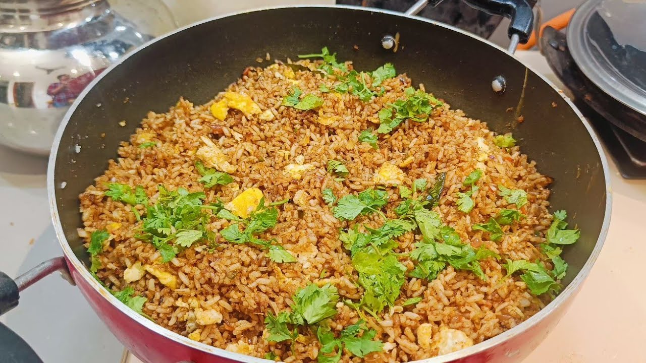 Street Style Egg Fried Rice in 10 Minutes | Better Than Restaurant!