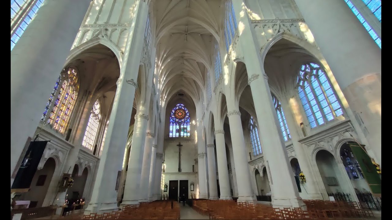 Basilique de Saint Nicolas de Port avec la crèche version longue (4K/60fps)