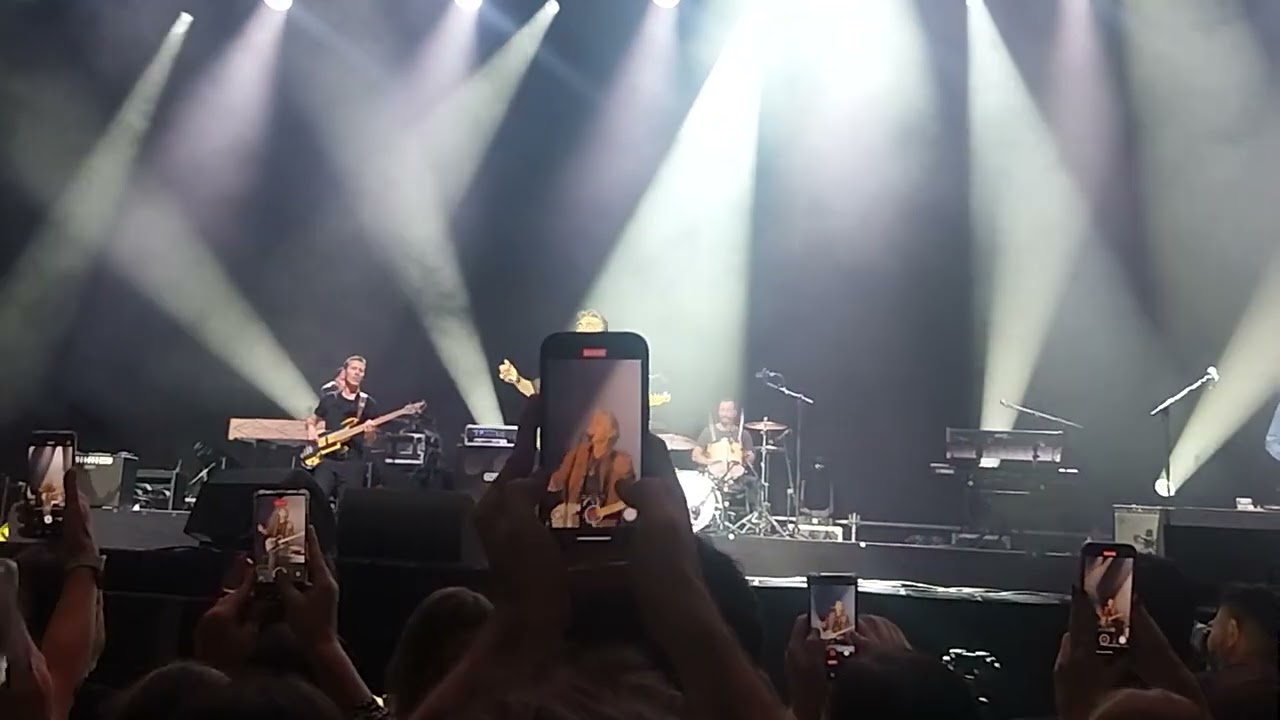 I duri hanno due cuori – Ligabue (18° raduno Bar Mario – PalaPanini, Modena)