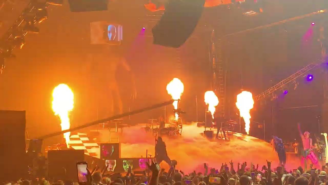 Machine Gun Kelly - Papercuts Live 4K 6/26/22 Camden, NJ