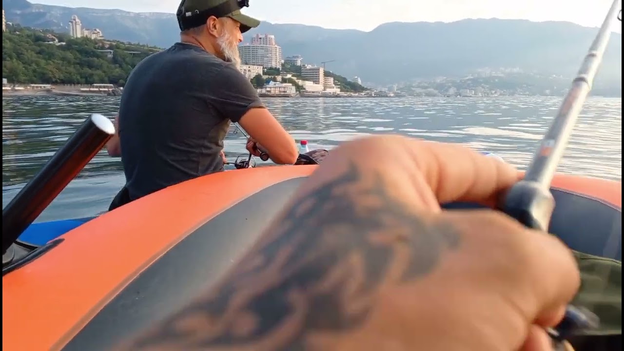Первая ПЕЛАМИДА!!!Рыбалка в Крыму Ялта.