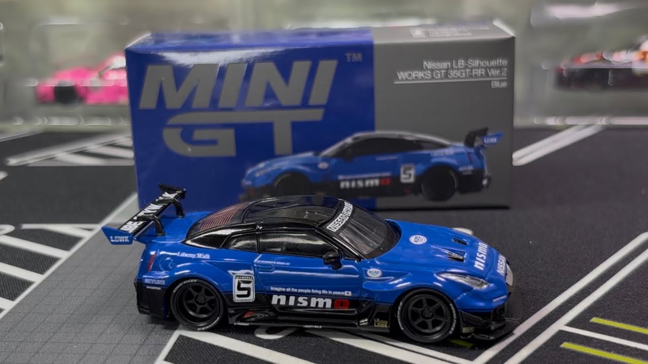 LB-Silhouette WORKS GT NISSAN 35GT-RR Ver.2 Blue by MiniGT