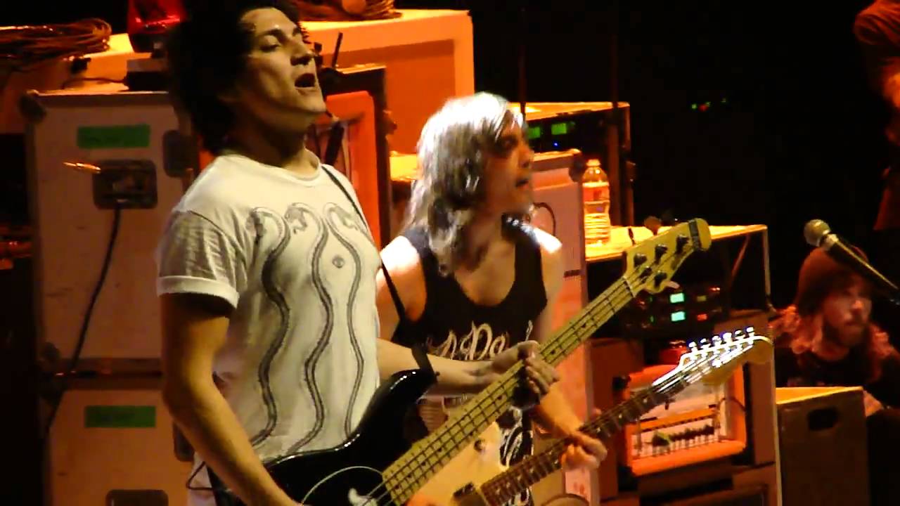 Pierce the Veil - Bulletproof Love LIVE @ The Moody Theater in Austin, TX! (HD)