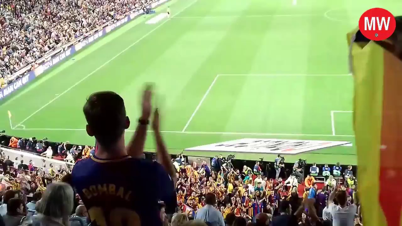 CAMP NOU Atmosfera na trybunach