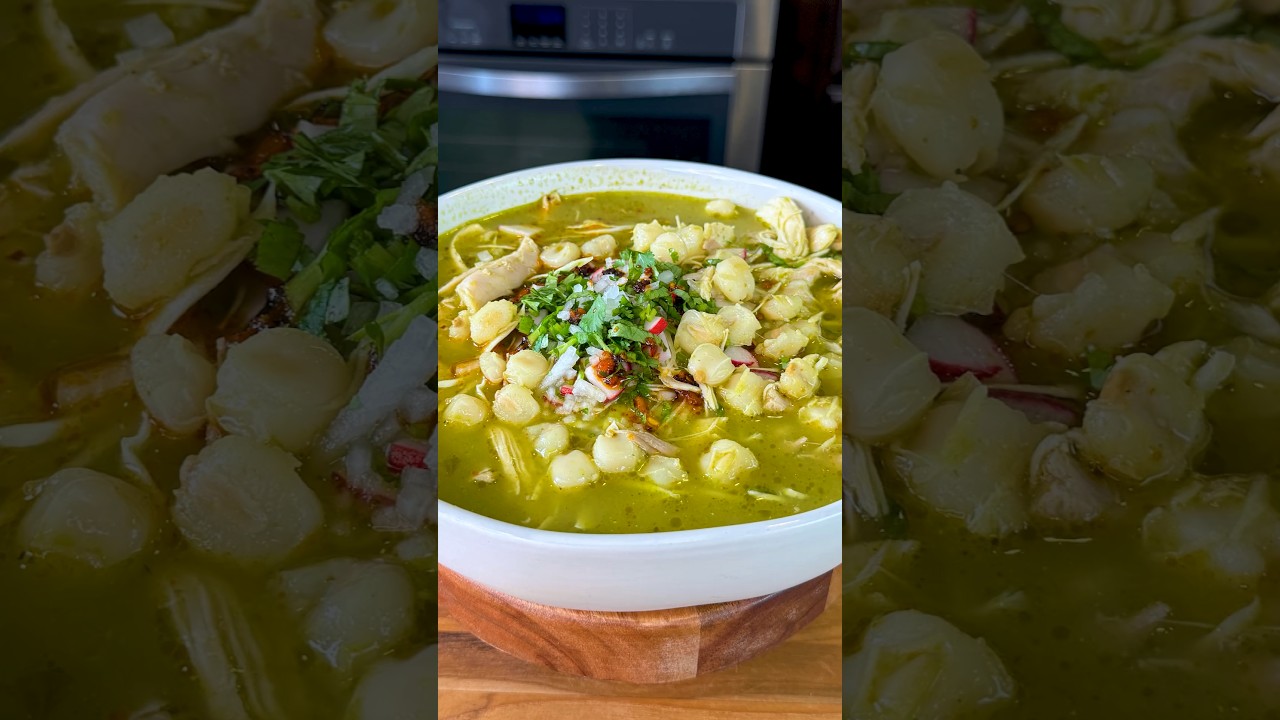 Green Chicken Pozole (Pozole Verde de Pollo) Easy Recipe #shorts
