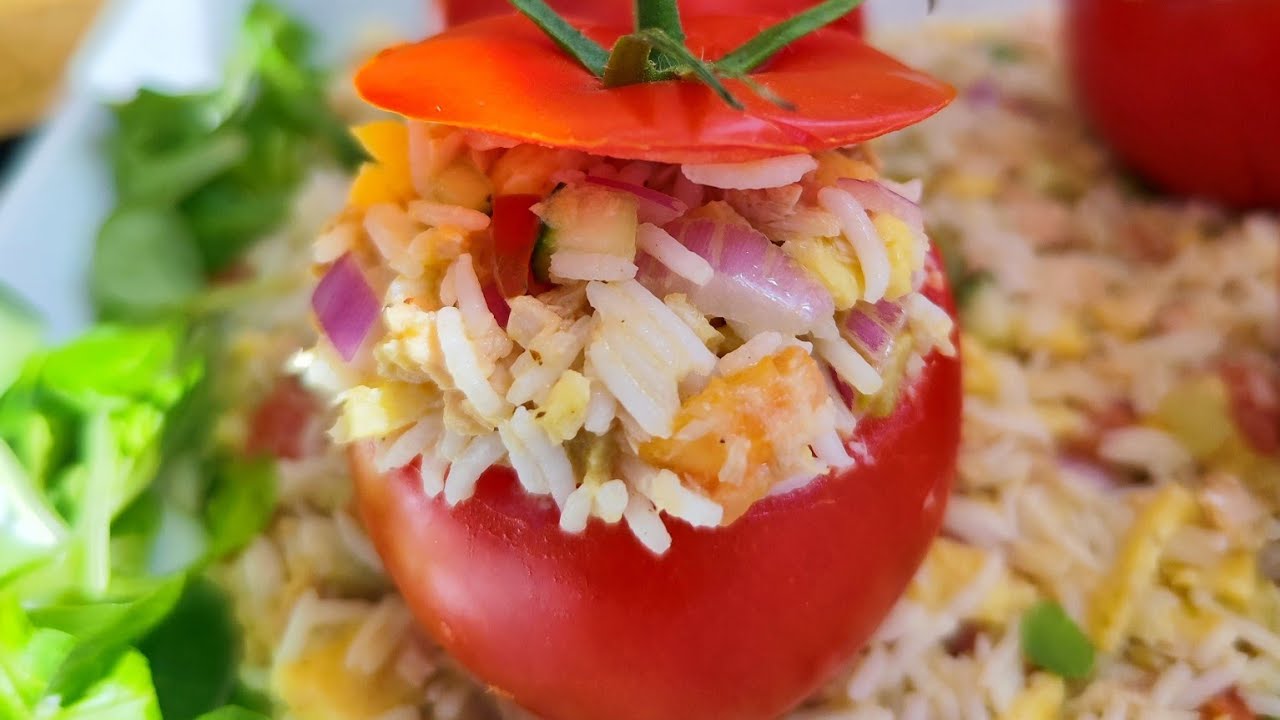 Tomates Rellenos de Arroz con Atún y Tortilla. Receta Fácil y Rápida.