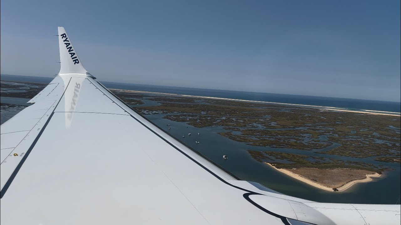 Ryanair Boeing 737-8200 Max Landing into Faro Airport