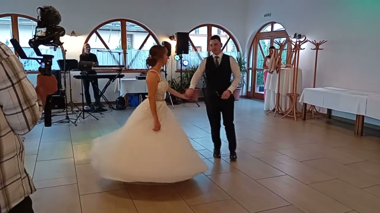 Dóri és Viktor csodálatos esküvői nyitótánca - Happy-Time Tánciskola