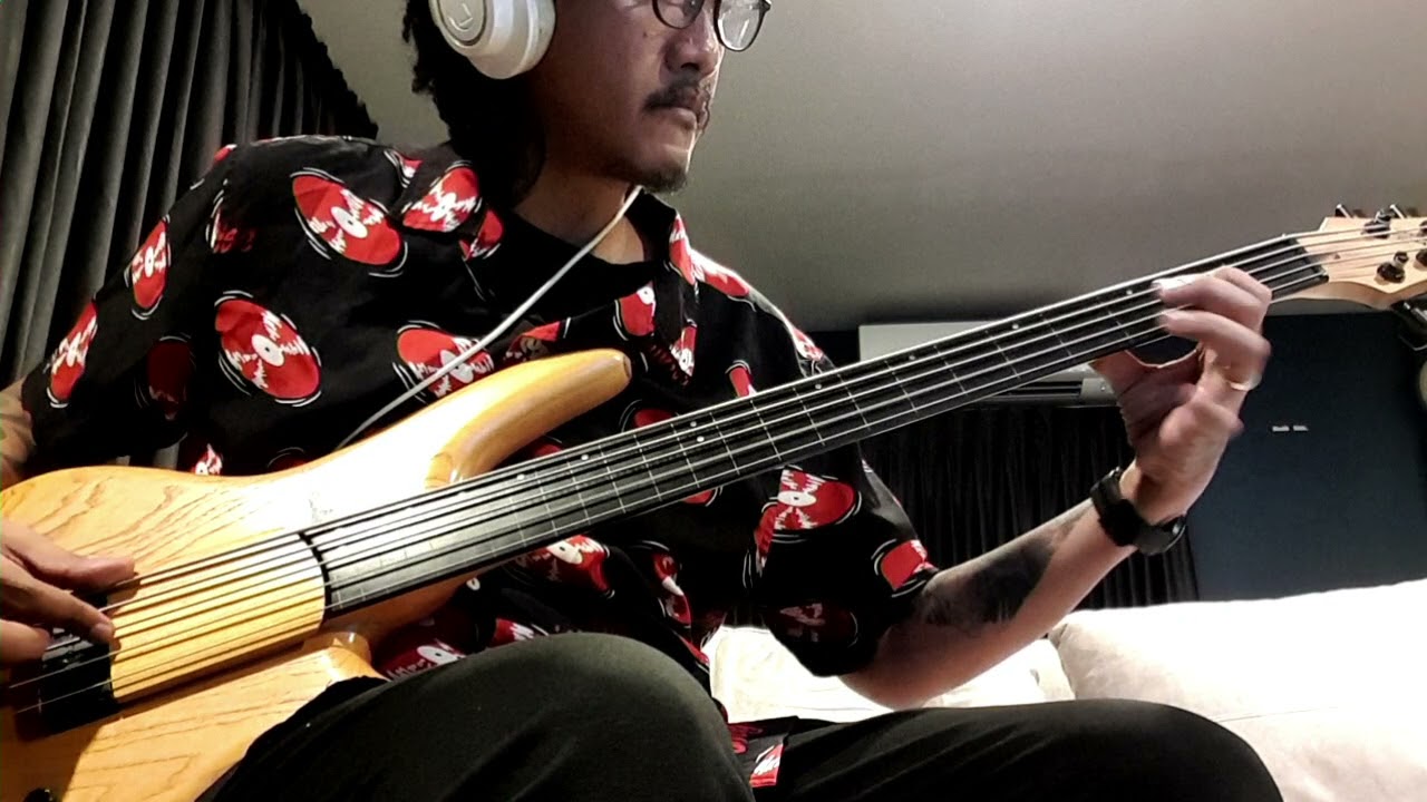 The Parkinson : ฉันรักเธอ...ใช่ไหม ( Bass cover )