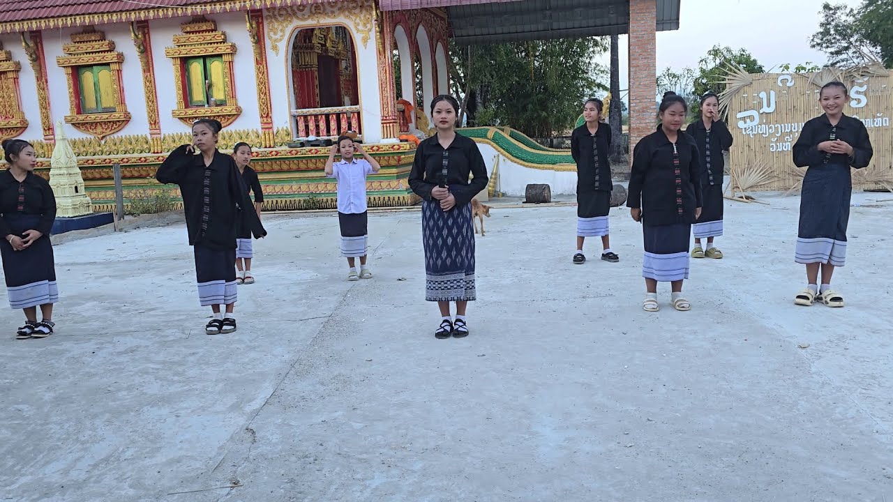 สาวบ้านเกีน น้ำฝน ( ສາວບ້ານເກີນ ) @ນາງລຳວັດໂຄກເຫັດ