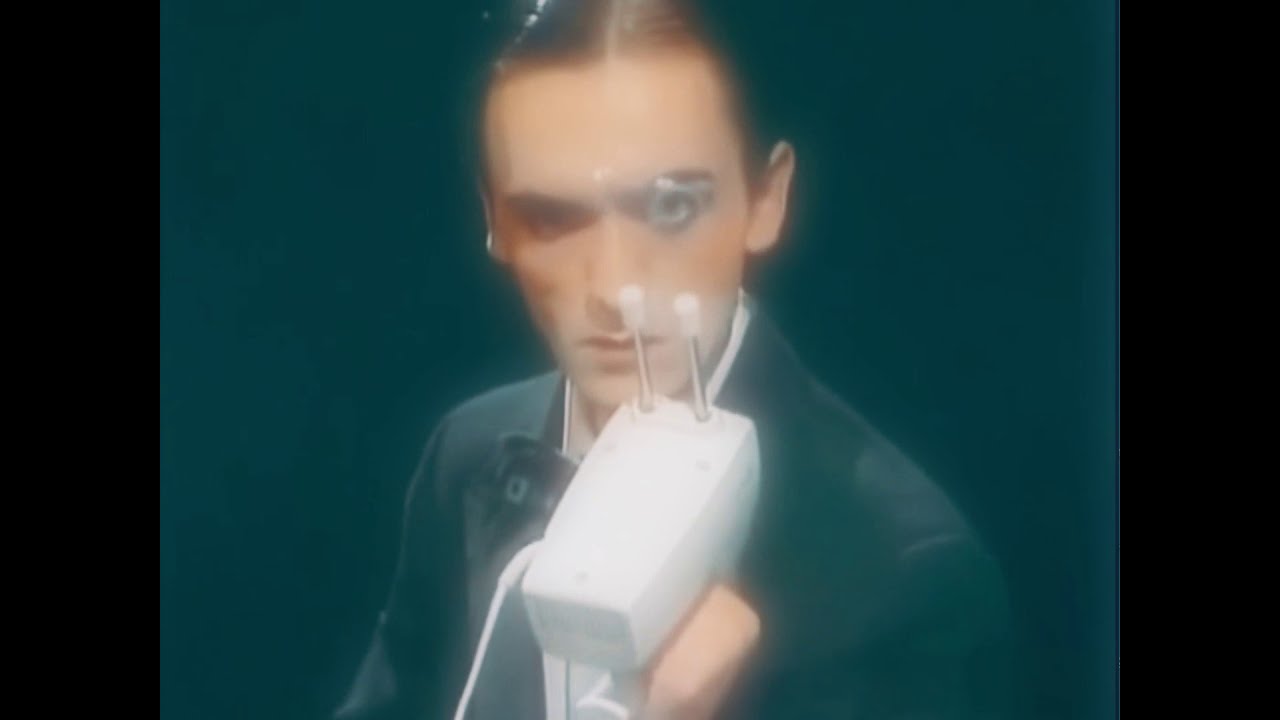 Oliver Mandić - Zbog Tebe Bih Tucao Kamen