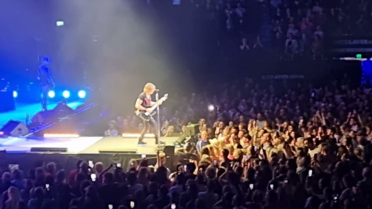 Keith Urban - Long Hot Summer - Live at Rod Laver Arena Melbourne 17th Dec 2022
