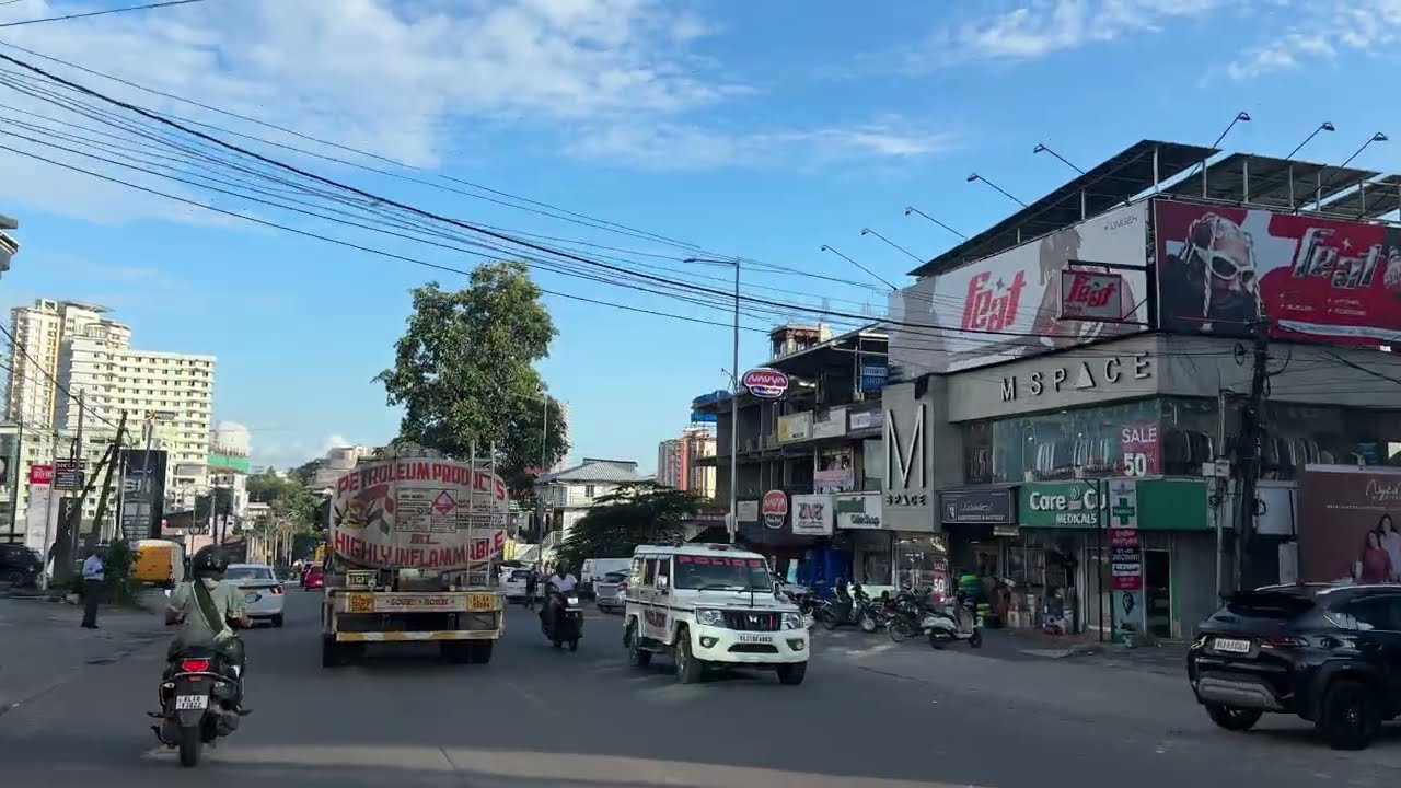 Busy Evening Traffic on Seaport-Airport Road, Kochi | Evening Traffic Update 🚗🚦 Kakkanad  #dhekochi
