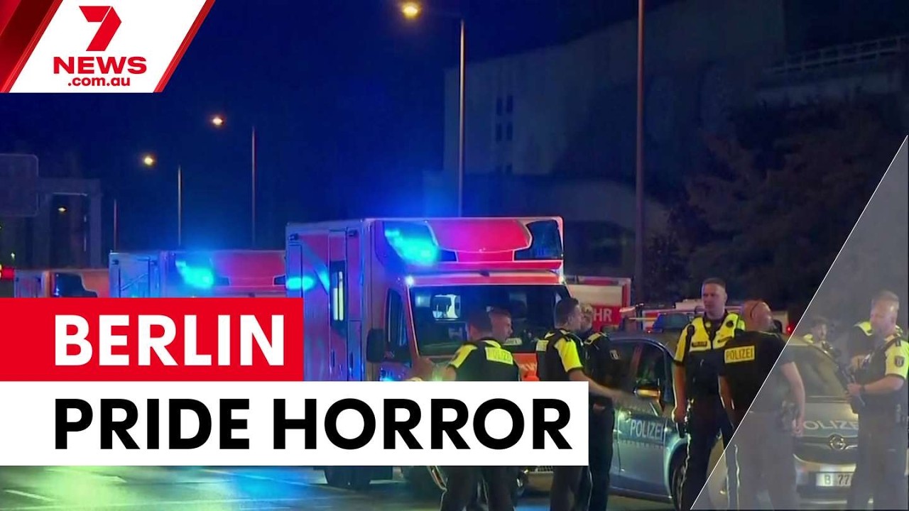 Смертельный наезд фургона на гей-прайде в Берлине | 7NEWS