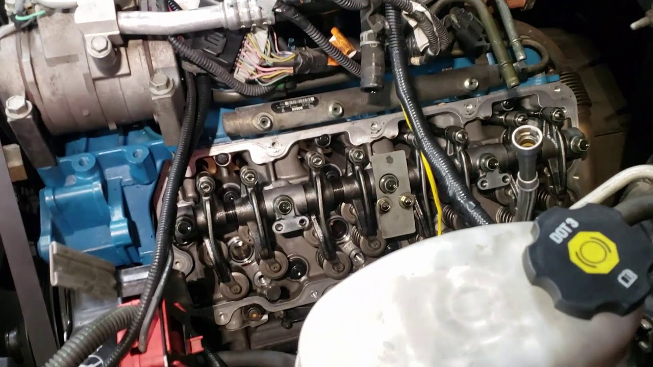 setting valve backlash on LB7 Duramax diesel