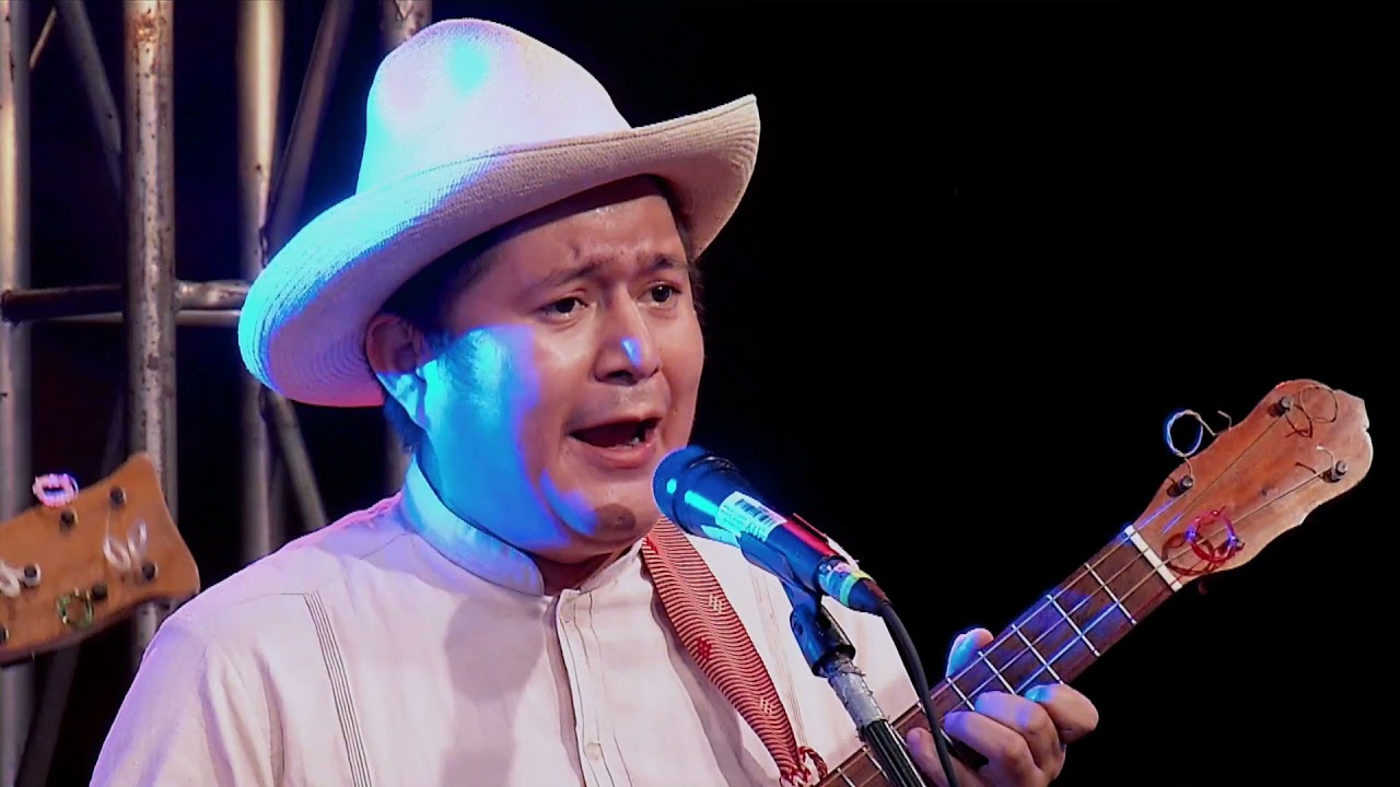 Fiesta Veracruzana - Mono Blanco