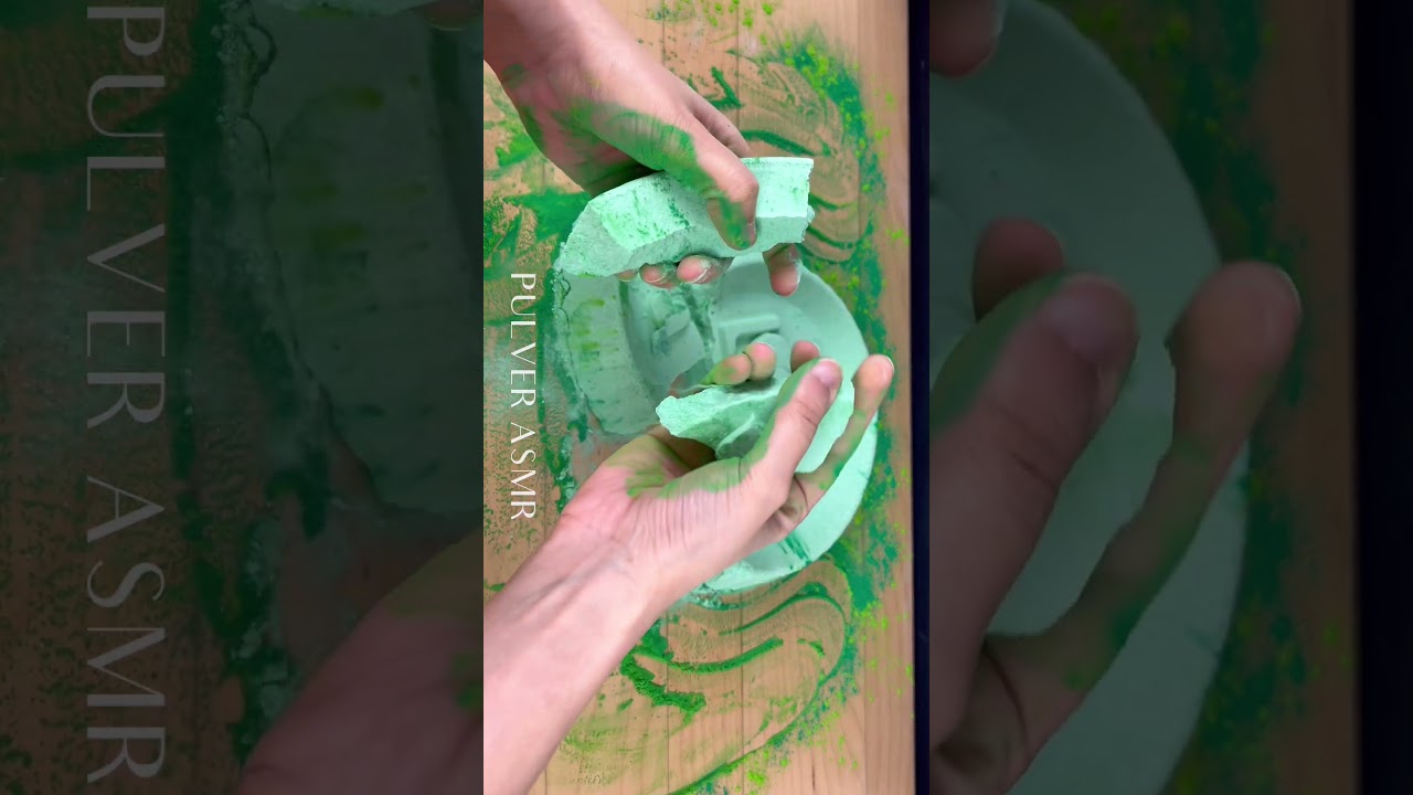 From today's video💚  #asmr #satisfying #sleepaids #oddlysatisfying #relax  #bakingsodaasmr