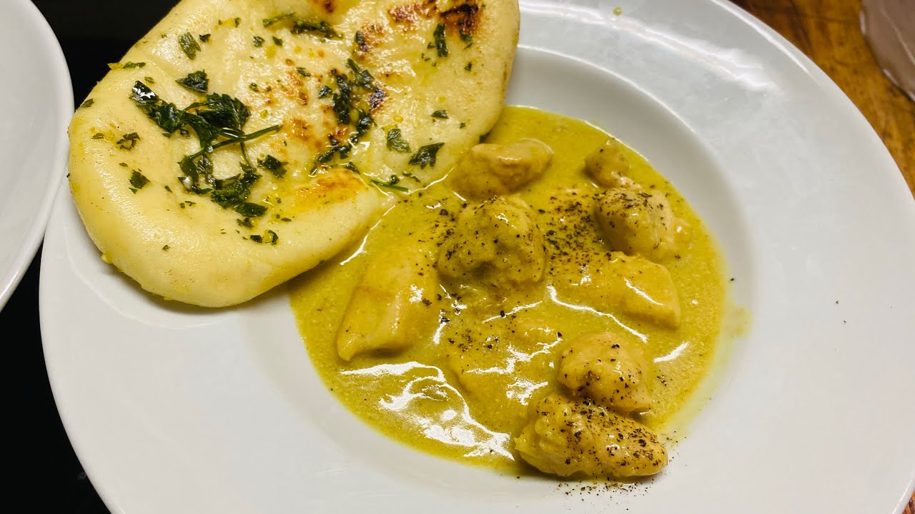 Pollo al curry con latte di cocco. tenero che si scioglie in bocca ￼￼