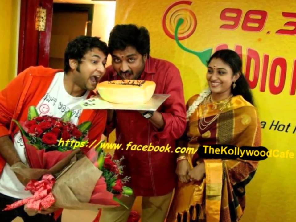 Senthil - Sreeja new couple cutting cake